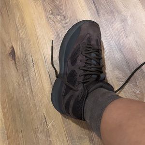 Yeezy Desert boots size 6men (fits a size 5men or 4.5kids/6women) (runs small)